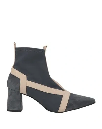 Ezzio Woman Ankle Boots Lead Size 8 Textile Fibers, Leather In Grey