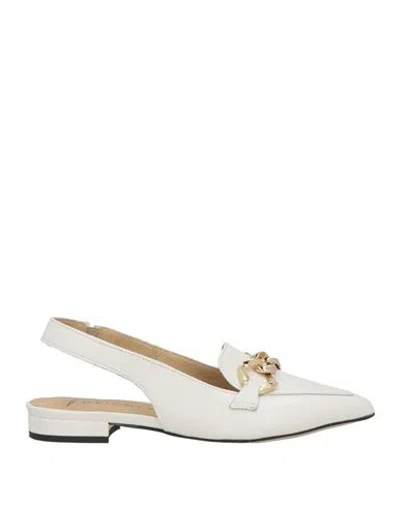 Fabbrica Dei Colli Woman Ballet Flats White Size 6 Leather In Neutral