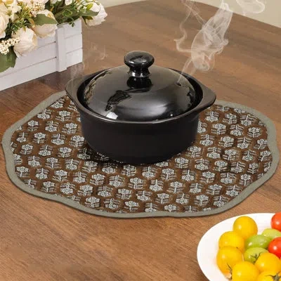 Fabdivine 15"luxe Scalloped Table Mats - Tulsi Buti In Brown