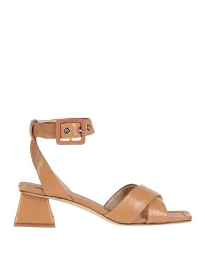 Fabi Woman Sandals Light Brown Size 9 Leather