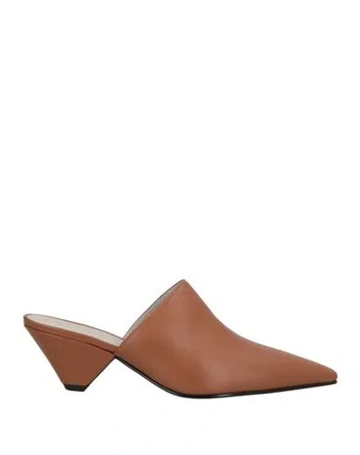 Fabiana Filippi Woman Mules & Clogs Brown Size 8 Leather