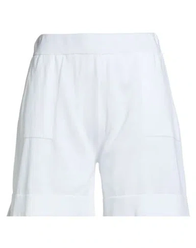 Fabiana Filippi Woman Shorts & Bermuda Shorts White Size 10 Cotton