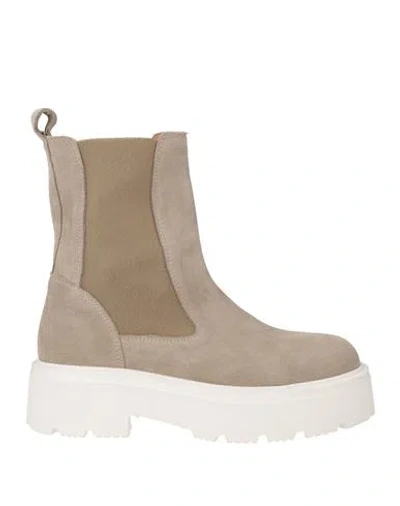 Fabiano Ricci Woman Ankle Boots Light Grey Size 7 Leather In Gray
