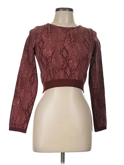 Pre-owned Fabletics 3/4 Sleeve T-shirt In Burgundy