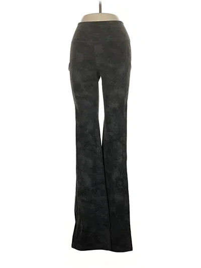 Pre-owned Fabletics Casual Pants In Black