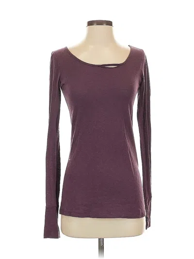 Pre-owned Fabletics Long Sleeve T-shirt In Burgundy
