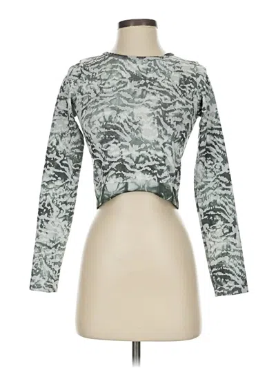 Pre-owned Fabletics Long Sleeve T-shirt In Green