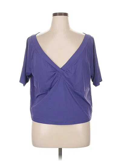 Pre-owned Fabletics Short Sleeve T-shirt In Purple
