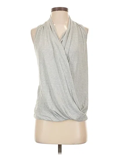 Pre-owned Fabletics Sleeveless T-shirt In Silver