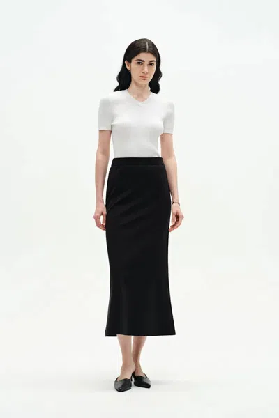 Fabrique Alexa V Neck Short Sleeve Sweater In White