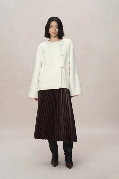 Fabrique Alina Hand Rolled Buttons Wool Jacket In Australian Merino Twill In White