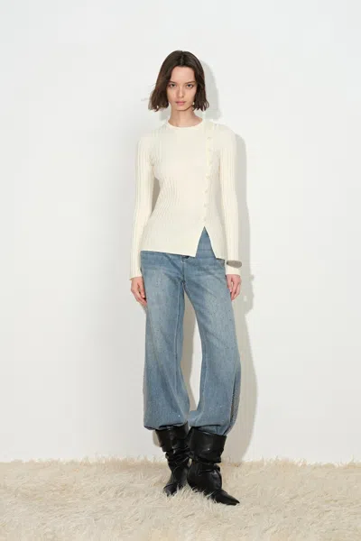 Fabrique Arianna Asymmetric Buttoned Knit Top In Machine Washable Fine Wool In White