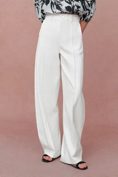 Fabrique Cassie Low Curve Jeans In Lyocell Denim In White