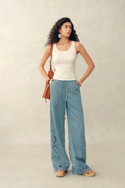 Fabrique Cloe Inlaid Delicate Lace Tank Top In Hollow Knit In White