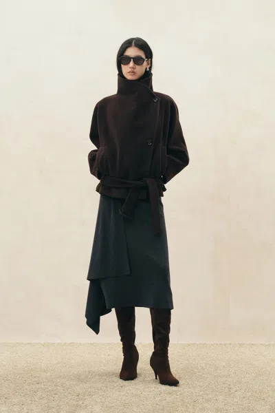 Fabrique Dama Low Waist Belted Cropped Coat In Wool Cashmere In Brown