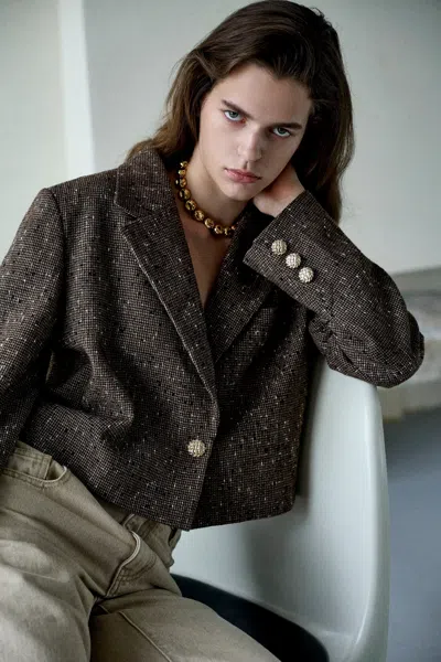 Fabrique Eleanor Crop Houndstooth Blazer In Light Wool-blend In Earth Tone