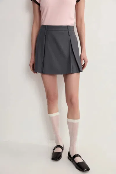 Fabrique Emily Wren Pleated Mid Rise Skort In Fine Twill In Gray