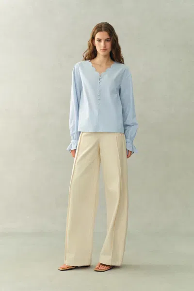 Fabrique Janus Lace-trim V-neck Shirt In Crinkle Cotton In Blue