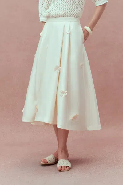 Fabrique Lea Handcrafted 3d Floral Skirt In Silk-wool Satin In White