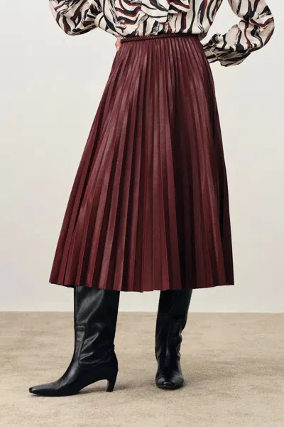 Fabrique Lila Sun Pleated Leather Skirt In Faux Leather In Red