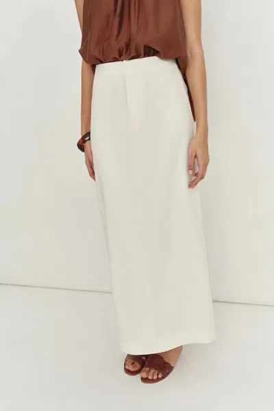 Fabrique Magalie Straight Skirt In Australian Merino Blend In White