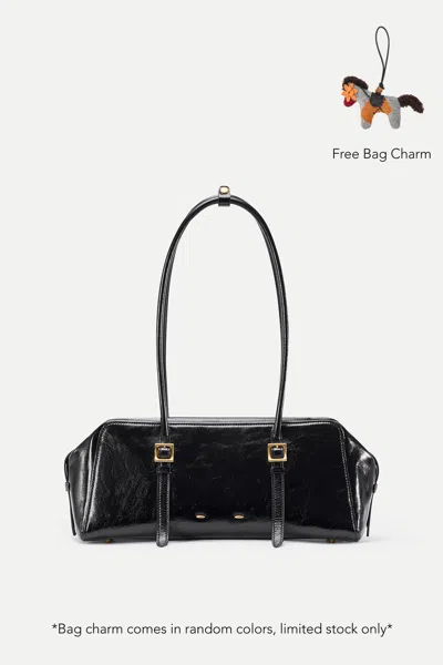 Fabrique Monti East West Shoulder Bag In Oiled Waxed Top Grain Leather In Black