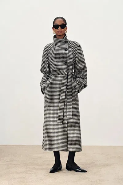 Fabrique Saki Reversible Long Coat In Merino Houndstooth In Black