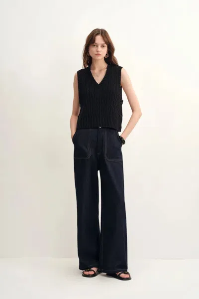 Fabrique Winnie V Neck Sleeveless Top In Merino Wool Cable Knit In Black