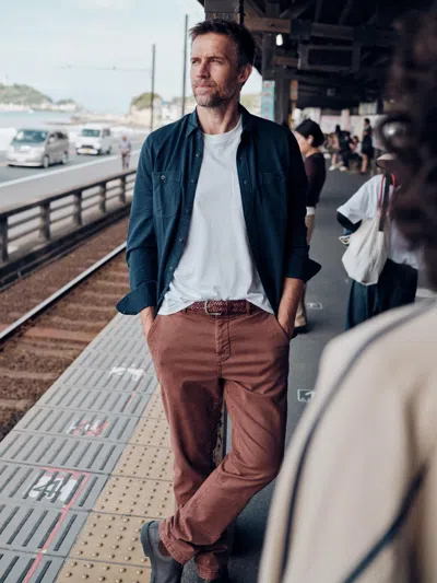 Faherty Coastline Chino Pants In Brown