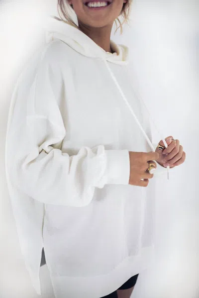 Falcon Park Kelsey Perfectly Oversized Hoodie In White