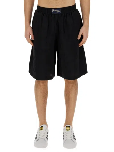 Family First Appliqué-logo Shorts In Black