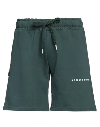 Family First Milano Man Shorts & Bermuda Shorts Green Size S Cotton