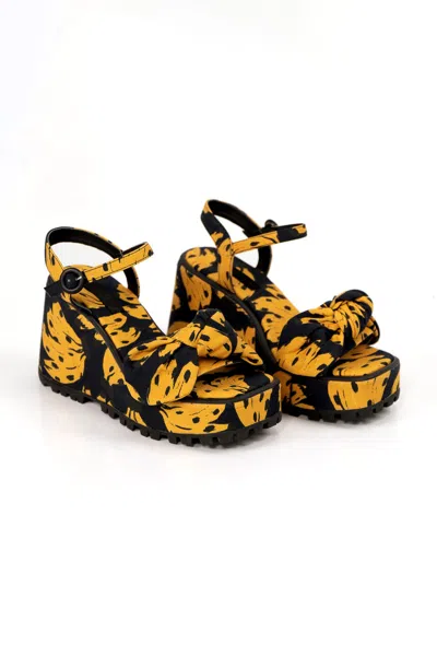 Farm Rio Caramel Bananas Knotted Platform Sandal In Caramel Banana Dagua