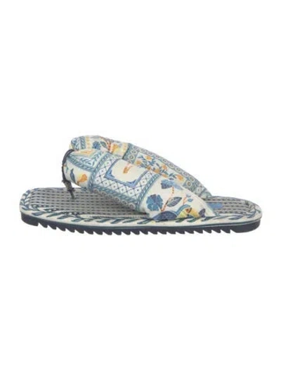 Pre-owned Farm Rio Printed Flip Flops In Blue