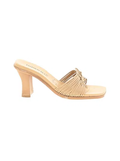 Pre-owned Fashion Bug Sandals In Ivory