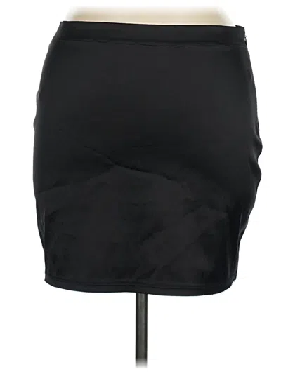 Pre-owned Fashion Nova Casual Skirt In Black