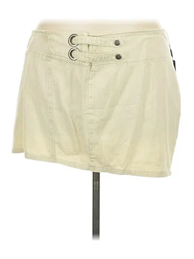 Pre-owned Fashion Nova Casual Skirt In Ivory