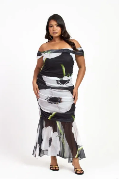 Fashion-szn Curve Plus Size Bold Floral Ruched Midi Dress In Black