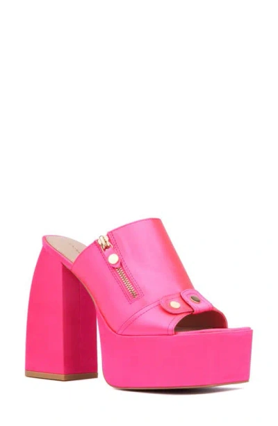 Fashion To Figure Icelynn Platform Pump In Neon Pink