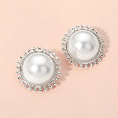 Fashnzfab Beaded Frame Classic Pearl Stud Earrings 1.1" X 1.1" In White