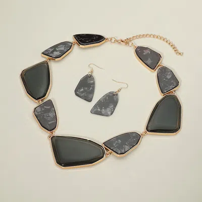Fashnzfab Bold Irregular Shape Resin Frame Link Statement Necklace In Black