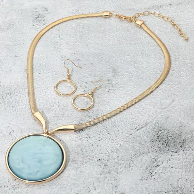 Fashnzfab Bold Marbled Round Pendant Statement Necklace In Gold