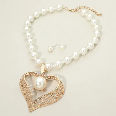 Fashnzfab Bold Pearl Accent Heart Pendant Chunky Pearl Necklace In Gold