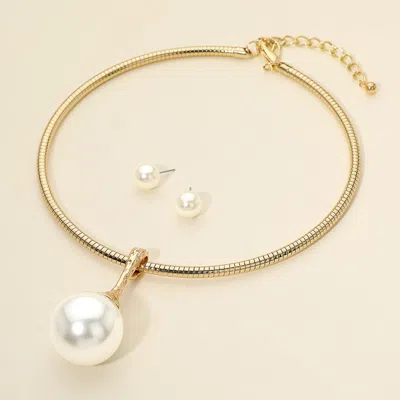 Fashnzfab Bold Pearl Pendant Accent Statement Choker Necklace In Gold