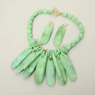 Fashnzfab Bold Resin Bar Fringe Statement Toggle Necklace In Green