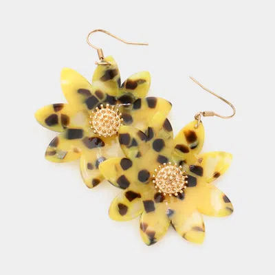 Fashnzfab Celluloid Acetate Flower Dangle Earrings - Yellow