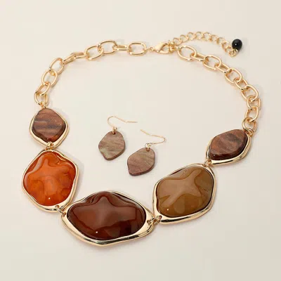 Fashnzfab Chunky Bold Resin Pebble Plate Link Statement Necklace In Gold