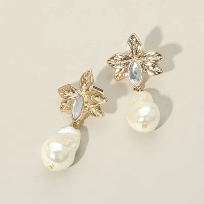 Fashnzfab Floral Leaf Pearl Drop Dangle Earrings In Gold