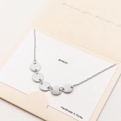 Fashnzfab Frosted Metal Disc Link Pendant Necklace In Metallic