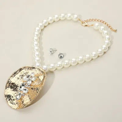 Fashnzfab Glass Stone Embellished Hammered Metal Abstract Plate Pendant Accent Chunky Pearl Necklace In White